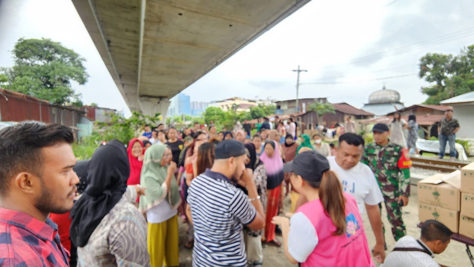 Menyambut Idul Fitri, Yayasan Kasih Dharma Peduli dan Lotus Love Charity Group Berbagi Sembako