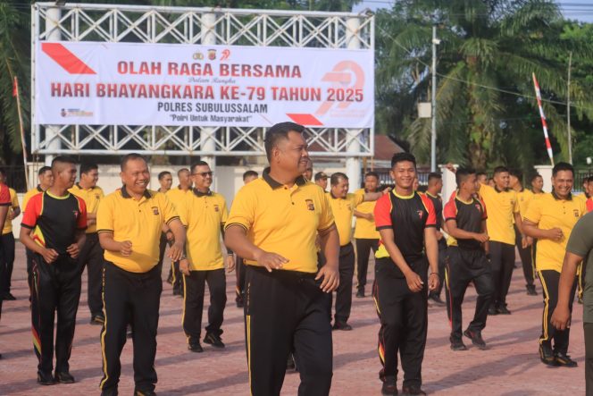 
					Meriahkan Hari Bhayangkara ke-79, Polres Subulussalam Laksanakan Olahraga Bersama
