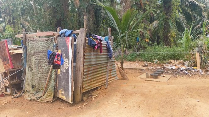 
					Diduga Tahan Pencairan Dana Tahap Tiga 450 MCK Rumah Warga Terbengkalai
