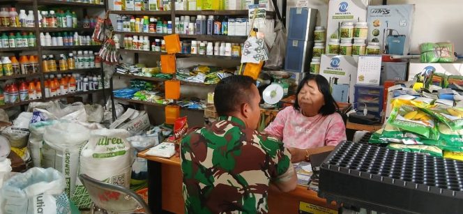
					Babinsa 07/Salak Perkuat Sinergi dengan Pemilik Toko Pertanian, Dukung Ketahanan Pangan di Pakpak Bharat 🌾