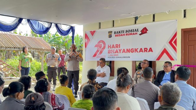 
					Wujud Nyata Polri untuk Rakyat: Kapolres Simalungun Serahkan Rumah Layak Huni kepada Pasangan Lansia di Momen Hari Bhayangkara