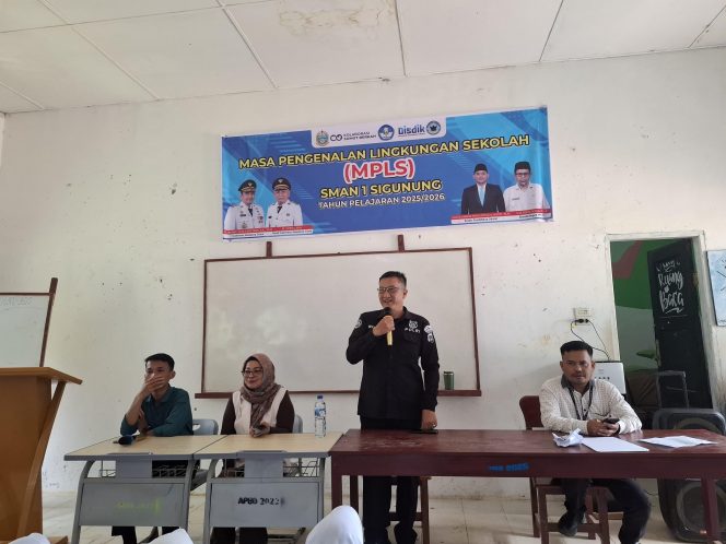 
					Wakil Bupati Pakpak Bharat Membuka Porum DPD Kabupaten Di Aula Bappelitbangda Pakpak Bharat