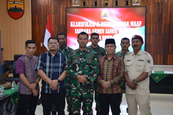 
					“Anggota DPRD Kab. Tapsel Beri Klarifikasi Dan Permohonan Maaf Pasca Video Viral Perselisihan Dengan Anggota Kodim 0212/Tapsel”