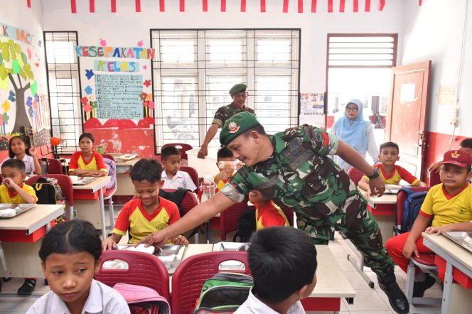 
					Kodam I/BB Gelar Kegiatan Makan Sehat Bergizi di SD Negeri 064986 Medan