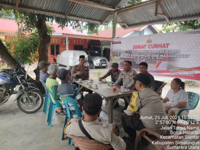 
					Secangkir Kopi, Sejuta Cerita: Jumat Curhat Polsek Tanah Jawa Buka Hati untuk Rakyat
