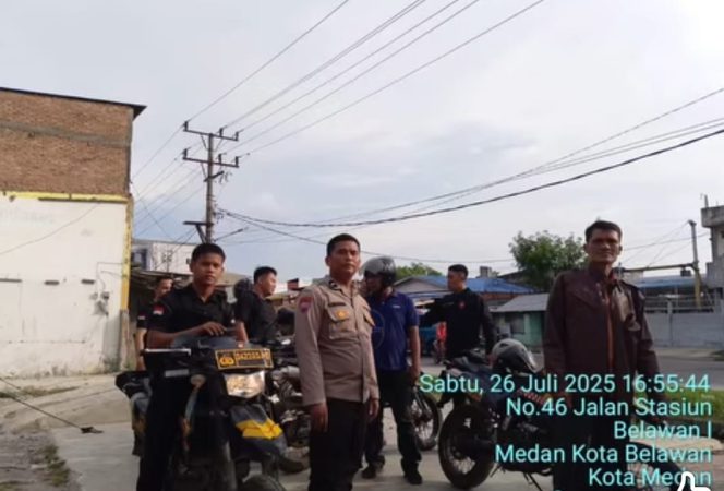 
					Polsek labuhan Belawan bersama BKO ditsamapta Polda sumut Gencarkan Patroli Malam, Himbau Warga Kurangi Aktivitas Larut Malam.