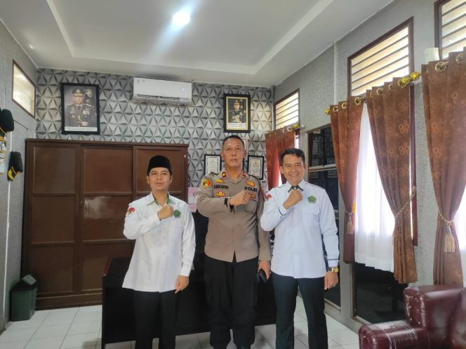 
					Polres Simalungun Perkuat Sinergitas Pendidikan, Kapolsek Tanah Jawa Terima Kunjungan Silaturahmi MTs Negeri 1