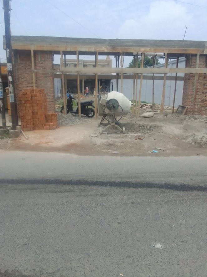 
					Bangunan Diduga Tak Miliki Izin PBG di Depan Kantor Lurah Tegal Sari Mandala III, Himbauan Kepling 13 Diabaikan!