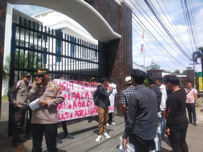 
					SMP-SU Tantang Kepala Kejatisu Baru untuk menunjukkan Komitmennya dalam Pemberantasan Korupsi