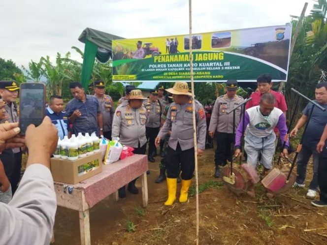 
					Polres Tanah Karo Tanam Jagung Dukung Ketahanan Pangan Nasional