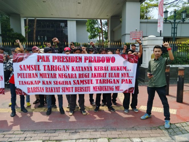 
					*Aliansi Mahasiswa minta Presiden Prabowo Turun Tangan Eksekusi Samsul Tarigan*
