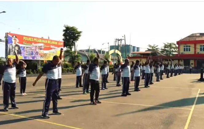 
					Jaga kebugaran tubuh Polres Pelabuhan Belawan Olahraga Bersama