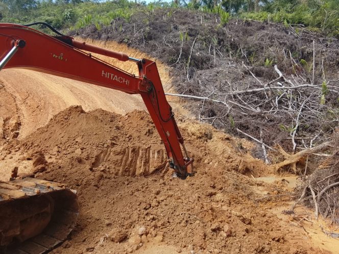 
					Satgas TMMD ke-125 Kodim 0209/Labuhanbatu Maksimalkan Konstruksi Jalan di Titik Rawan Longsor