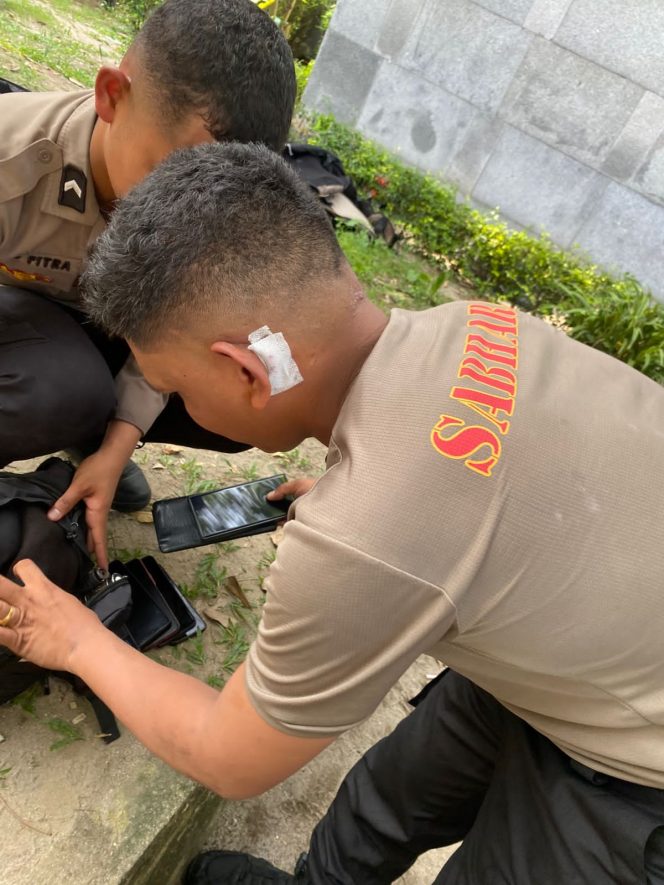 
					UNJUK RASA DI DPRD SUMUT, SEJUMLAH PERSONEL POLISI ALAMI LUKA SAAT PENGAMANAN