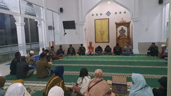 
					“Ibadah Malam Jumat Bersama Warga , Kapolres Tanah Karo Berikan Bantuan Beras 5 Kg*