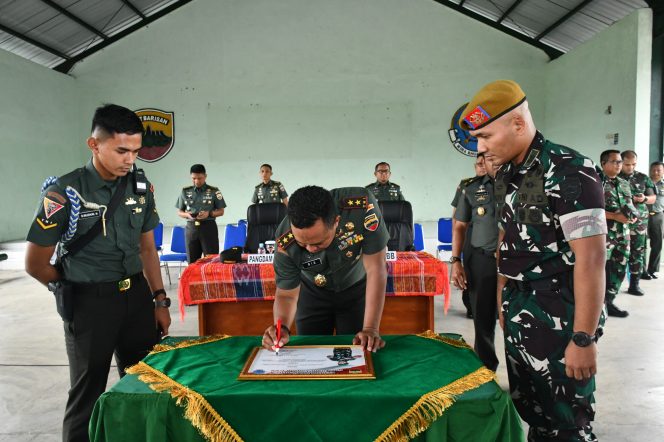 *Pangdam I/BB Kunjungi Yon Arhanud 11/WBY, serta memberikan pengarahan kepada Prajurit Yon Arhanud 11/WBY.*