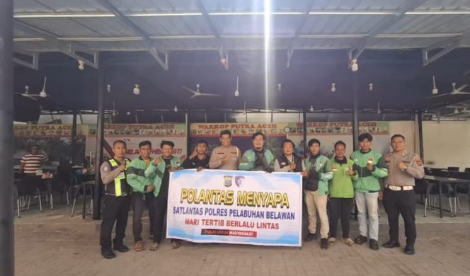 
					*Sat Lantas Polres Pelabuhan Belawan Laksanakan Program “Polantas Menyapa” Bersama Pengemudi Ojek Online*