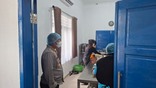 
					Kapolres Simalungun Pastikan Kualitas Program Makan Bergizi Gratis untuk 1.814 Siswa