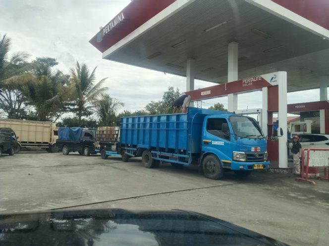 
					Kapolres Pakpak Bharat Diminta Tangkap Penyalur BBM Bersubsidi Secara Ilegal 