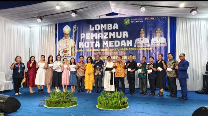 
					Kadis Beni Sinumba Hadiri Penutupan Acara Lomba Pe – Mazmur 2025, Pastor Sampaikan Curhat Soal Pendidikan Agama Katolik di Sekolah Negeri.