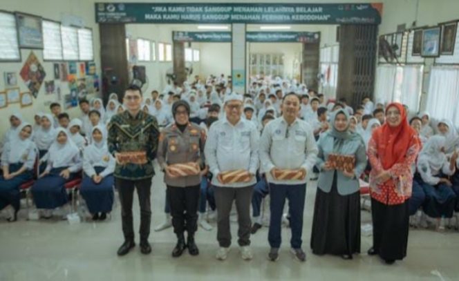 
					Penyuluhan Hukum Tim Hukum Jabar Istimewa Kabupaten Bekasi Stop Bullying Mari Berteman Tanpa Kekerasan.