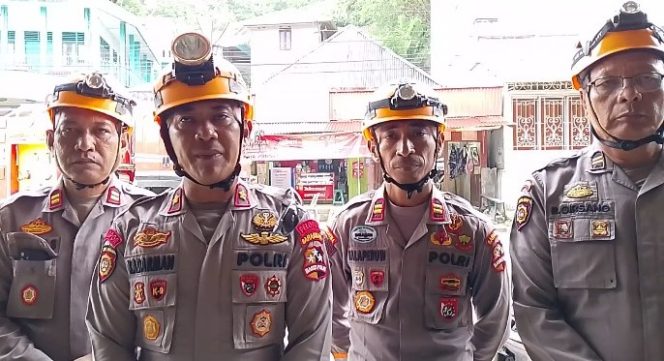 
					Polri Kerahkan Tim K-9 dan 17 Personel Tangani Longsor di Jalan Sisingamangaraja, Pancuran Gerobak Sibolga Kota