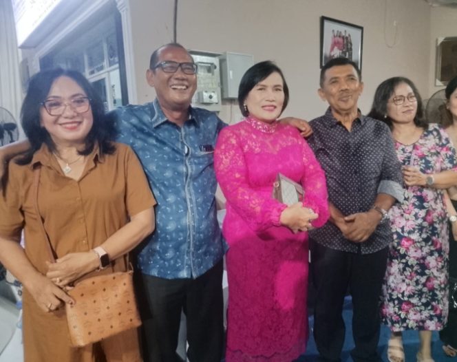 
					Ketua KBPP Polri Sumut Helena Lumban Gaol, Hadiri Open House Keluarga Besar Anggota DPRD Antonius Devolis Tumanggor.