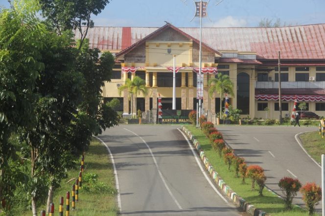 
					NARASI MASYARAKAT SUBULUSSALAM: TANGGUNG JAWAB BERSAMA ATASI DEFISIT, HAPUS POKIR ATAU HADAPI RISIKO BERGABUNG KEMBALI KE ACEH SINGKIL