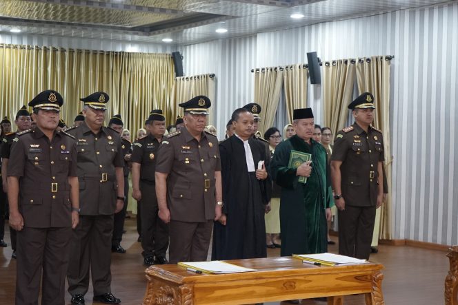 
					KAJATI SUMATERA UTARA LANTIK ASISTEN TINDAK PIDANA KHUSUS DAN ASISTEN PEMULIHAN ASSET HINGGA KAJARI MEDAN