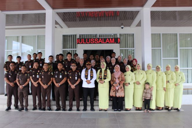 
					KUNJUNGAN KERJA KEPALA KEJAKSAAN TINGGI ACEH BESERTA ROMBONGAN KE KEJAKSAAN NEGERI SUBULUSSALAM