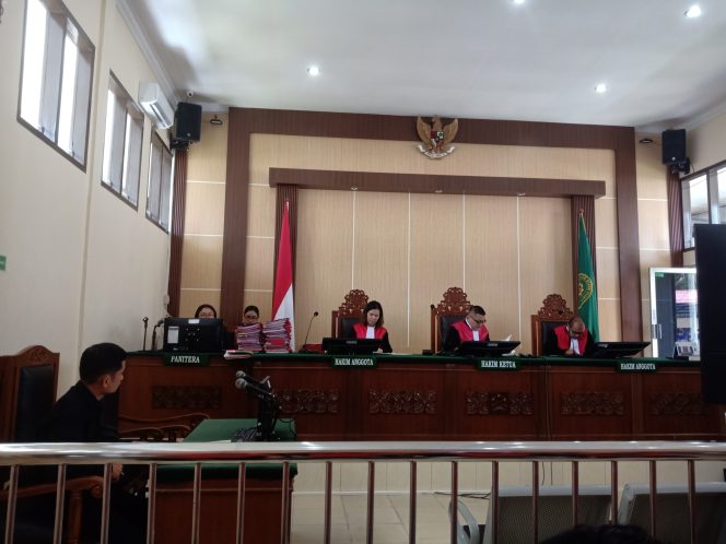 
					Sidang Gugatan Ke 3. Ahli Waris Armahum Kakek Sapon Di (PN). Setabat. Kembali Di Tunda Majelis Hakim Sampaikan Akan Gelar Mediasi
