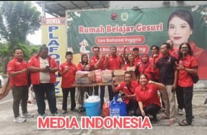 Gesuri Mesias Bintang Merah Anggota Dewan DPRD Kota Tangerang Berbagi Takjil di Bulan Ramadhan Bersama Anggota PAC PDI perjuangan Ciledug.