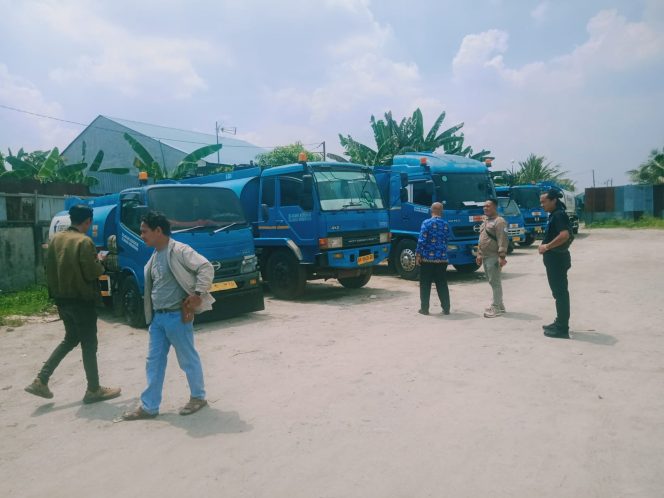 
					Tim Gabungan Grebek Gudang BBM Ilegal