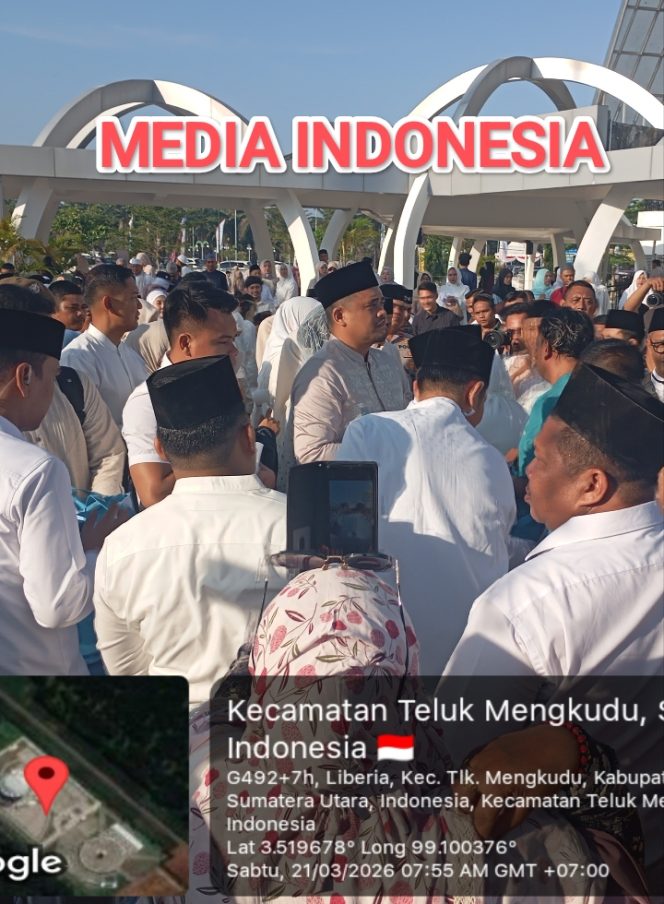 
					Ribuan Warga Sergai Sholat Idul Fitri di Mesjid Agung, Turut Dihadiri Gubernur Bobby Nasution dan Bupati Sergai Beserta Jajaran.