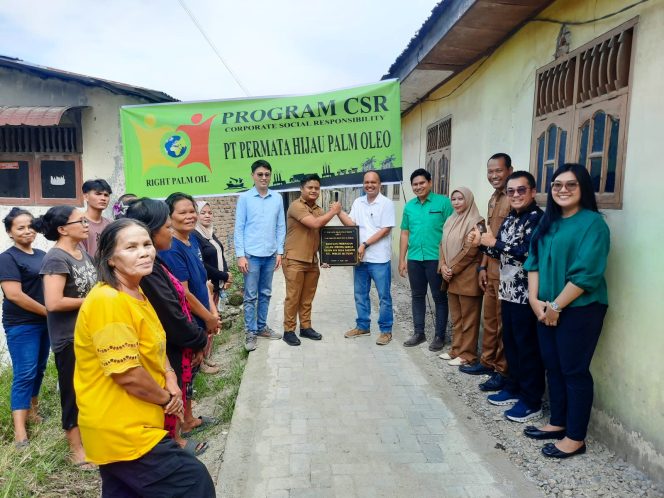 
					PT PHPO KIM Bantu Pemasangan Paving Block di Lorong Gereja Desa Saentis