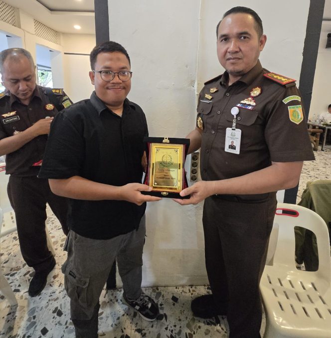 
					Kajari Medan Tegaskan Tidak Alergi Dengan Wartawan