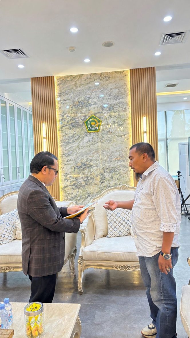 
					KETUM PP ISNU APRESIASI PENGUKUHAN GURU BESAR HUKUM UINSU PROF. ARIF