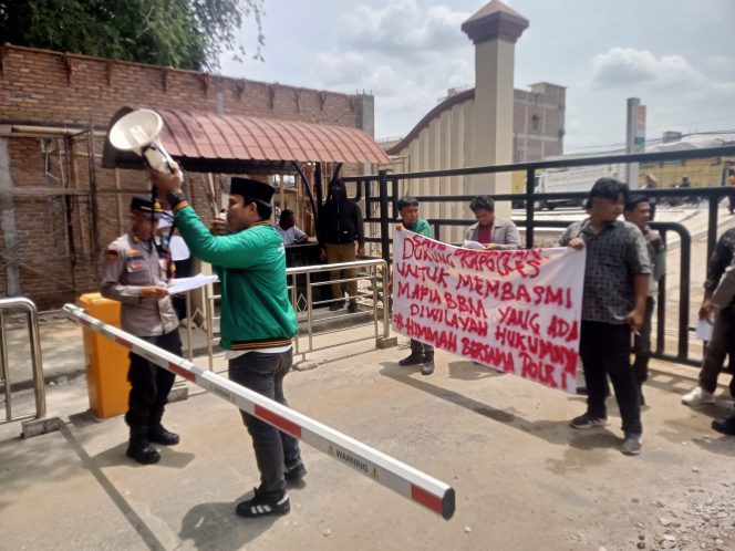 
					Minta Usut Dugaan Mafia BBM Solar “Wak Uteh” Belawan, HIMMAH Sumut Nyatakan Dukungan ke Kapolda