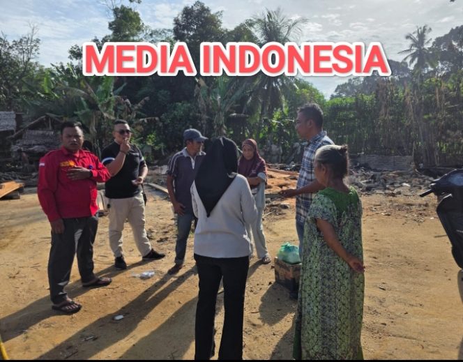 
					LSM TERKAMS Sergai Turun Berikan Bantuan Tali Asih Kepada Korban Kebakaran di Desa Simpang Empat, Buktikan Kepedulian Nyata Terhadap Masyarakat.