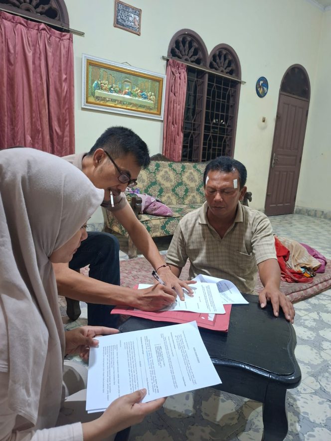 
					LBH PPRS Indonesia Dampingi korban penganiayaan Robin Marojahan Silalahi yang diduga dilakukan oknum Anggota DPRD Medan Bernama AT bersama anak dan istrinya.