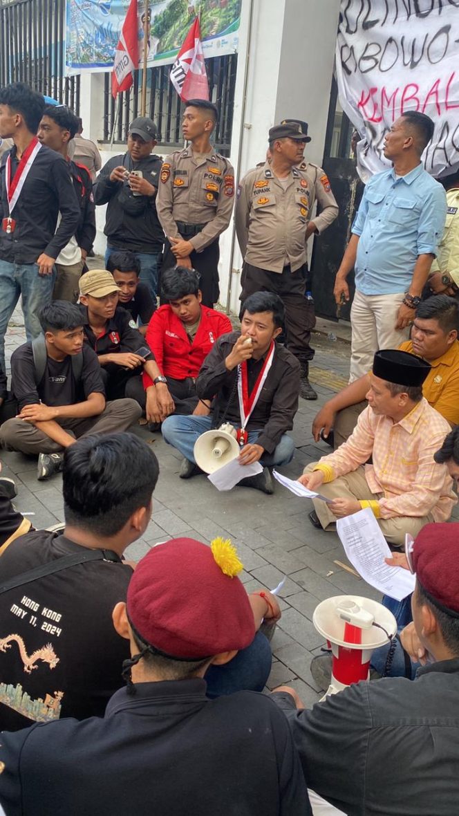 
					GMNI Medan Gelar Aksi di DPRD, Soroti “Indonesia Krisis Kebijakan” dan Nyatakan Mosi Tidak Percaya