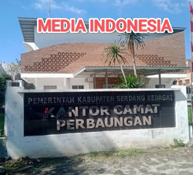
					Camat Perbaungan Bungkam Saat Dikonfirmasi Terkait Proyek Leningan yang Diduga Gunakan Dana ADD di Desa Cinta Air Baru Sebulan Sudah Tampak Kerusakan.
