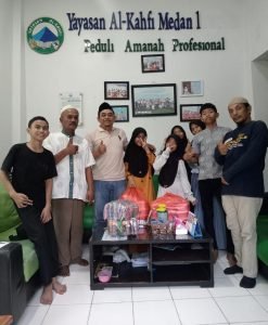 DPP SATU BETOR MENYERAHKAN JUMAT BAROKAH KE PANTI ASUHAN AL-KAHFI