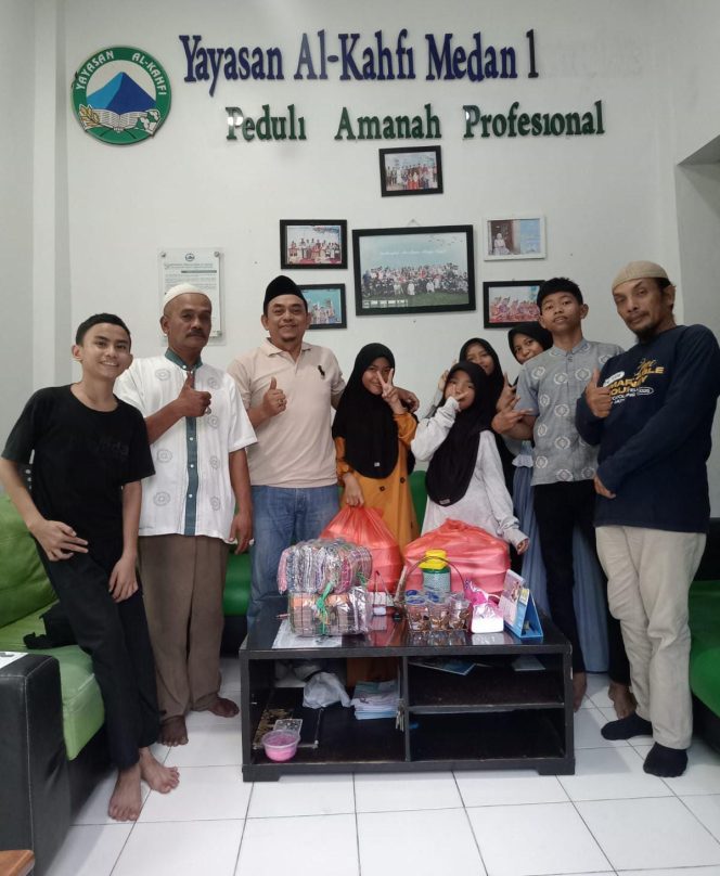 
					DPP SATU BETOR MENYERAHKAN JUMAT BAROKAH KE PANTI ASUHAN AL-KAHFI