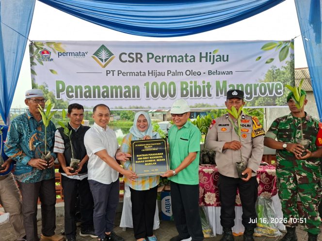 
					PT PHPO Belawan Tanam 1000 Bibit Mangrove di Danau Siombak