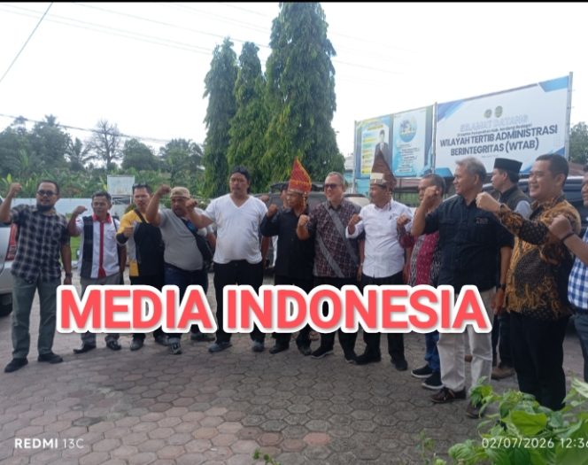 
					Sengketa Lahan Sejak 1969, Warga Desa Pama Mengadu ke Komisi A DPRD Sumut di Kantor BPN Sergai.